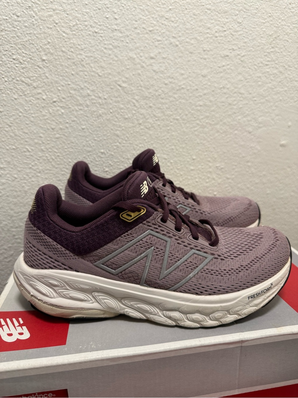 New Balance Fresh foam X860v14 women size 6.5 purple Running Sneakers